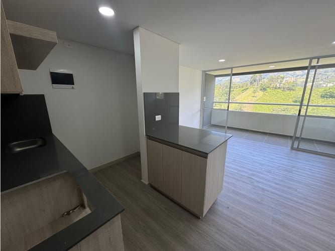 Apartamento de 1 alcoba en venta en Ancon Sur, Sabaneta, 70 m² · foto 2 de 16