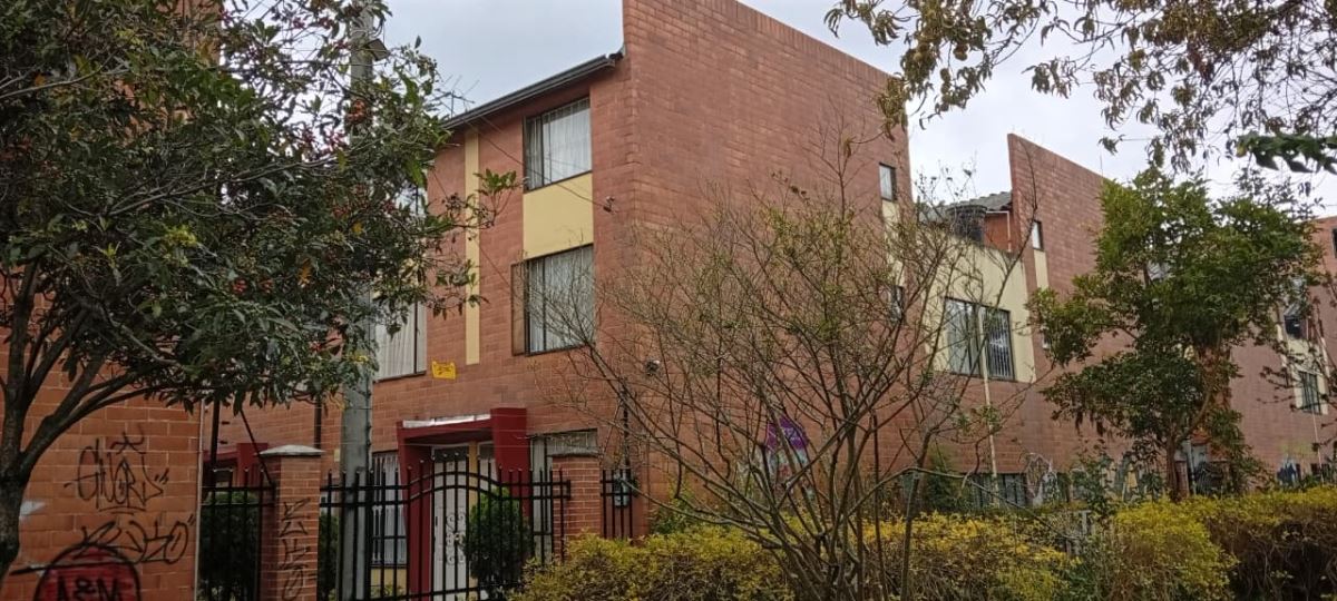 Casa en venta en Fontanar Del Río, Bogotá · foto 2 de 13