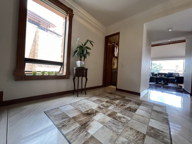 Casa de 4 alcobas en venta en Cerros De Suba, Bogotá, 268 m² · foto 4 de 24