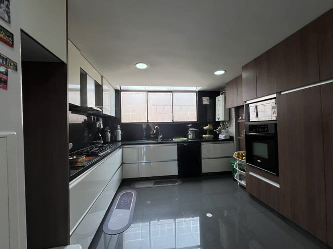 Casa de 4 alcobas en venta en Cerros De Suba, Bogotá, 268 m² · foto 10 de 24