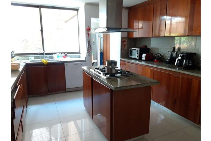 Apartamento en venta en Los Rosales, Bogotá · foto 10 de 24
