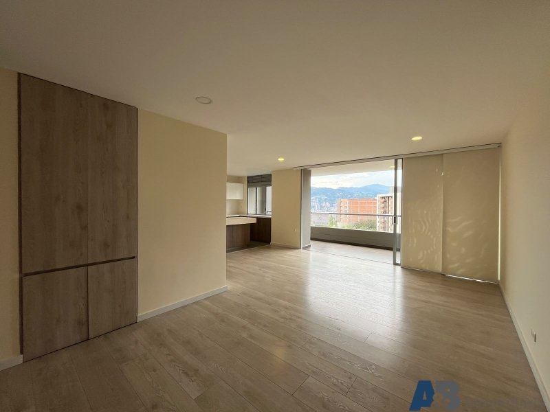 Apartamento en arriendo en Uribe Angel, Envigado · foto 3 de 24