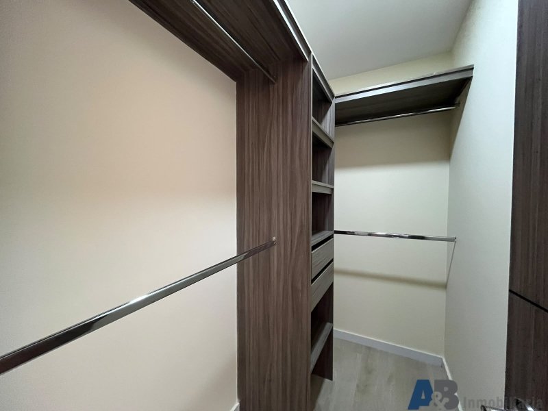 Apartamento en arriendo en Uribe Angel, Envigado · foto 11 de 24