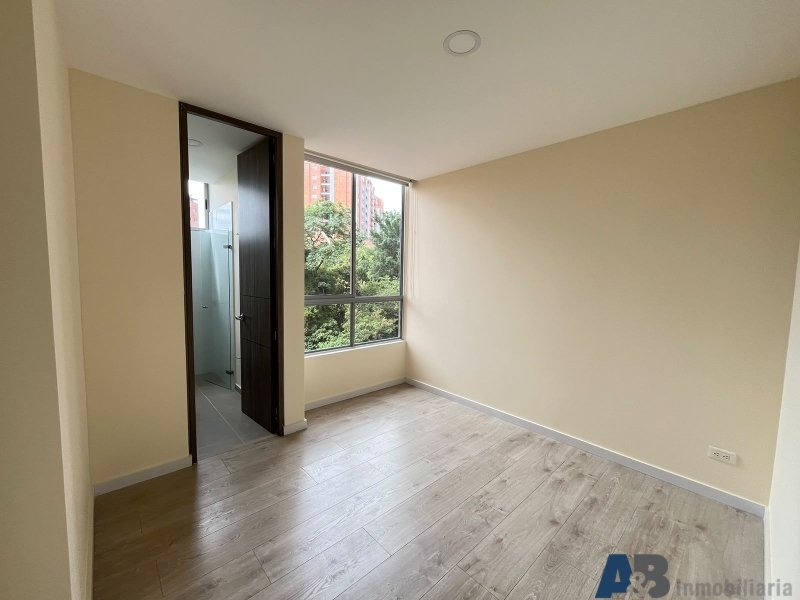 Apartamento en arriendo en Uribe Angel, Envigado · foto 17 de 24