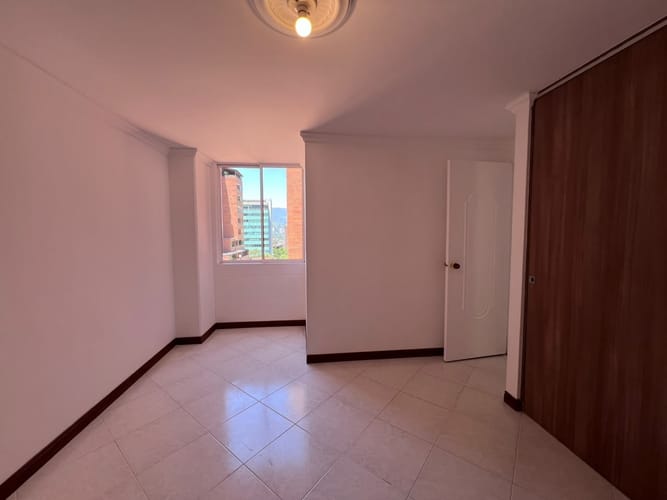 Apartamento de 3 alcobas en arriendo en El Poblado, Medellín, 106 m² · foto 6 de 15