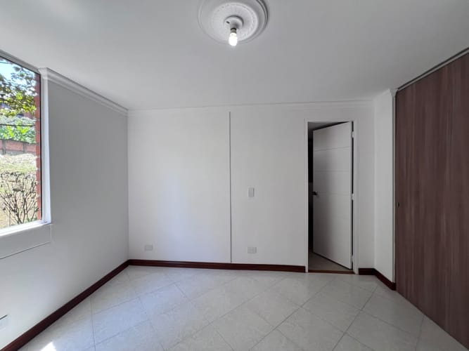 Apartamento de 3 alcobas en arriendo en El Poblado, Medellín, 106 m² · foto 10 de 15