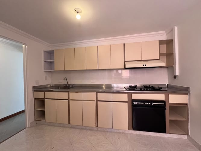 Apartamento de 3 alcobas en arriendo en El Poblado, Medellín, 106 m² · foto 4 de 15