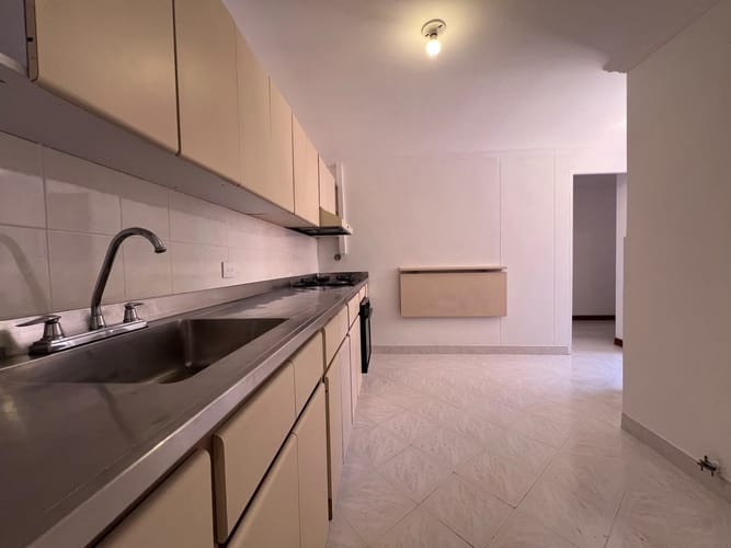 Apartamento de 3 alcobas en arriendo en El Poblado, Medellín, 106 m² · foto 5 de 15