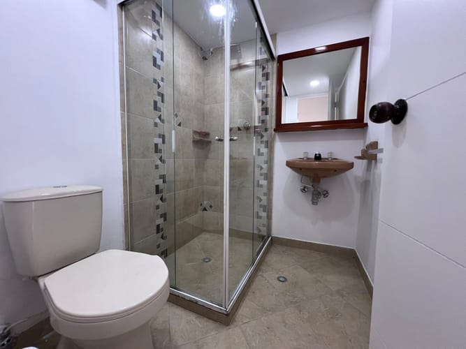 Apartamento de 3 alcobas en arriendo en El Poblado, Medellín, 106 m² · foto 13 de 15