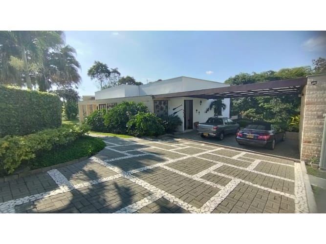 Casa de 4 alcobas en venta en Via El Eden, Armenia, 659 m² · foto 2 de 24