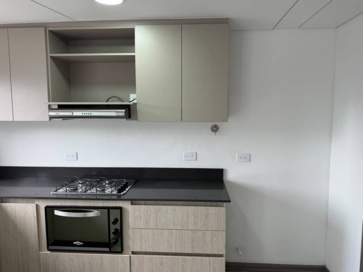Apartamento en arriendo en Las Palmas, Medellín · foto 2 de 19