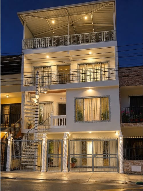 Edificio en venta en Troncal, Cali, 332 m² · foto 2 de 24