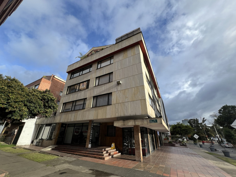 Apartamento en venta en Santa Barbara, Bogotá · foto 2 de 15