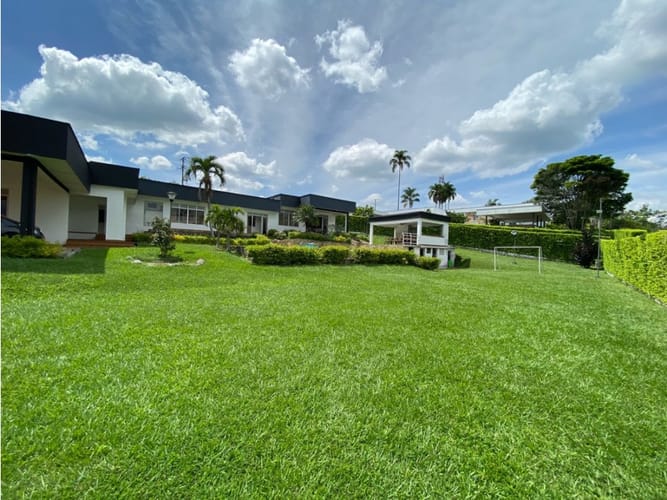 Casa de 4 alcobas en venta en Via El Eden, Armenia, 550 m² · foto 3 de 24