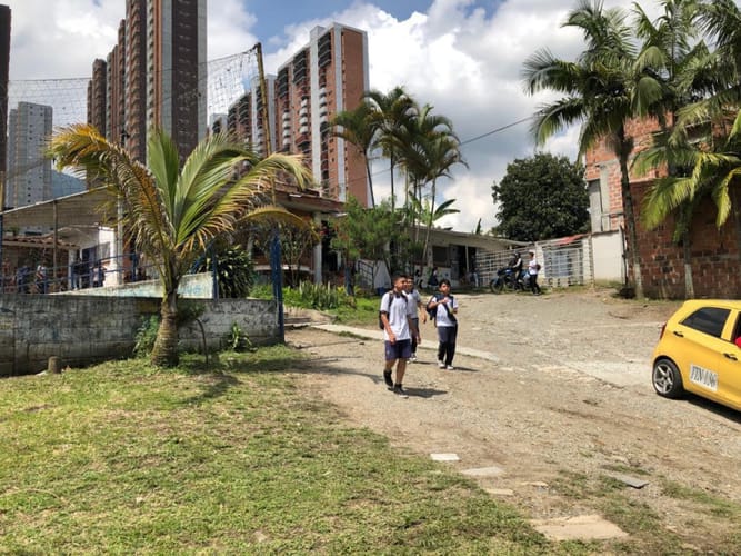 Casa de 10 alcobas en venta en La Ferreira, La Estrella, 100 m² · foto 2 de 8