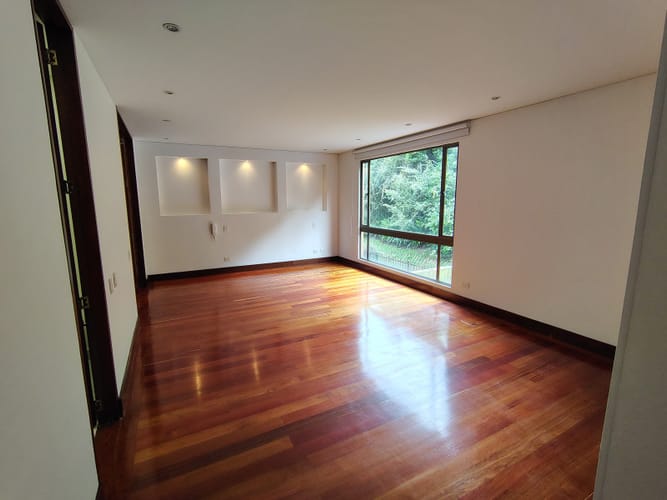 Apartamento de 3 alcobas en venta en Lindaraja, Bogotá, 200 m² · foto 11 de 24
