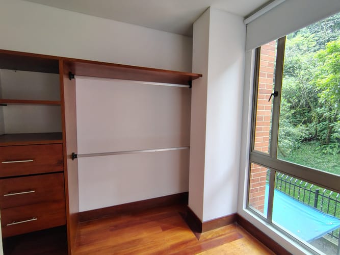 Apartamento de 3 alcobas en venta en Lindaraja, Bogotá, 200 m² · foto 13 de 24
