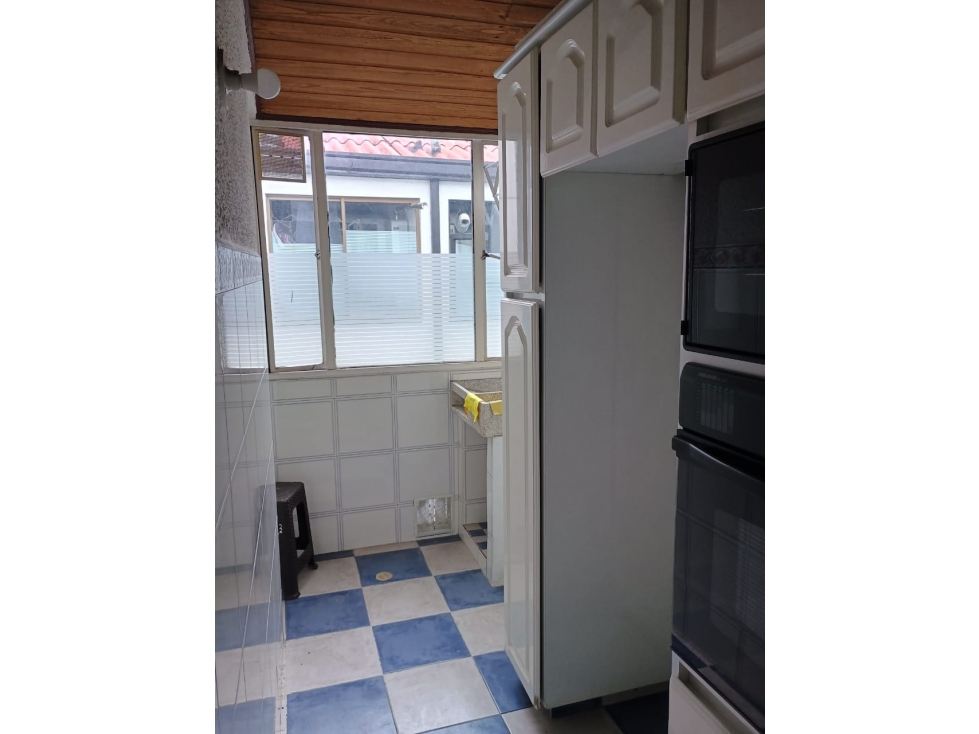 Apartamento en venta en Las Villas, Bogotá · foto 5 de 9