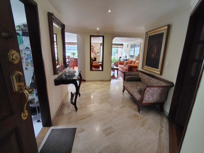 Apartamento en venta en Chico, Bogotá · foto 2 de 18