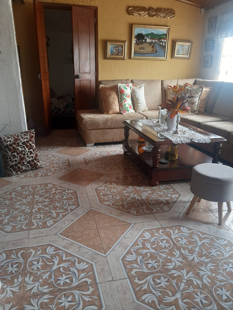 Casa en venta en La Española, Bogotá · foto 5 de 16