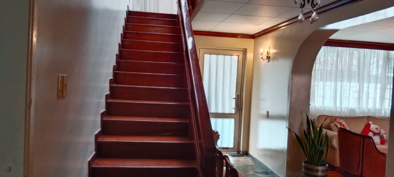 Casa de 4 alcobas en venta en Santa Barbara, Bogotá, 260 m² · foto 3 de 10