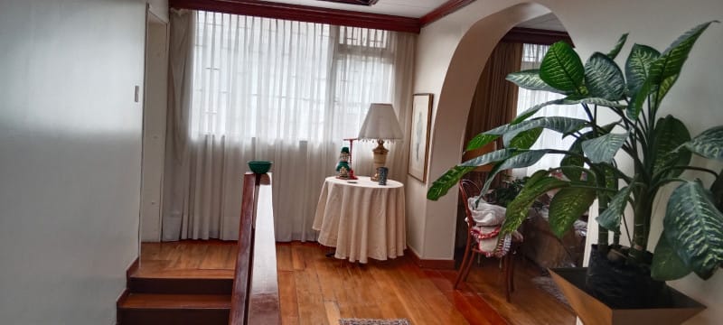 Casa de 4 alcobas en venta en Santa Barbara, Bogotá, 260 m² · foto 6 de 10