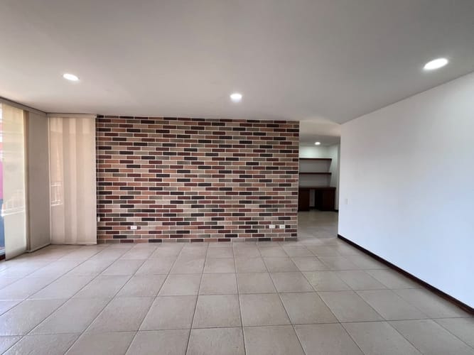 Apartamento de 3 alcobas en arriendo en El Poblado, Medellín, 100 m² · foto 2 de 16