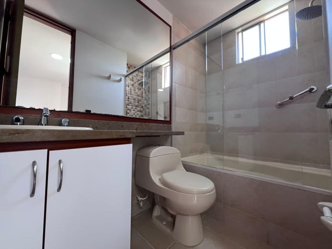 Apartamento de 3 alcobas en arriendo en El Poblado, Medellín, 100 m² · foto 16 de 16