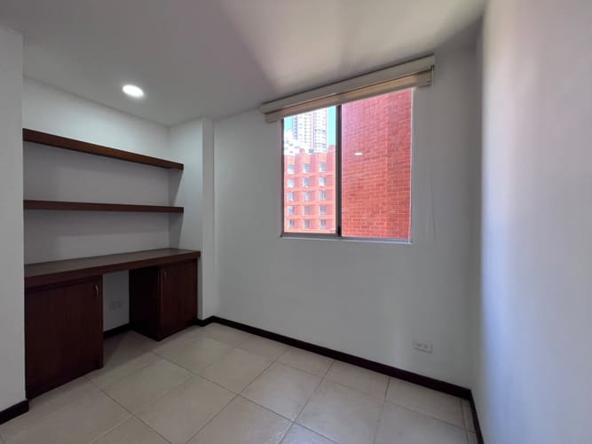 Apartamento de 3 alcobas en arriendo en El Poblado, Medellín, 100 m² · foto 13 de 16