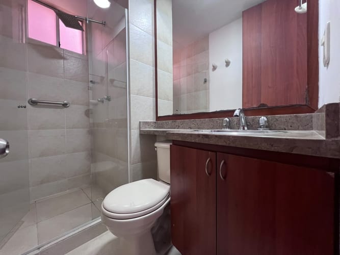 Apartamento de 3 alcobas en arriendo en El Poblado, Medellín, 100 m² · foto 15 de 16