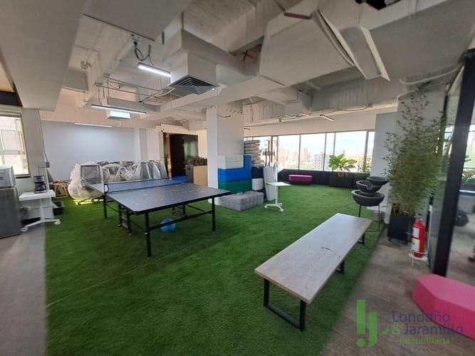 Oficina en venta en Astorga, Medellín, 608 m² · foto 8 de 13