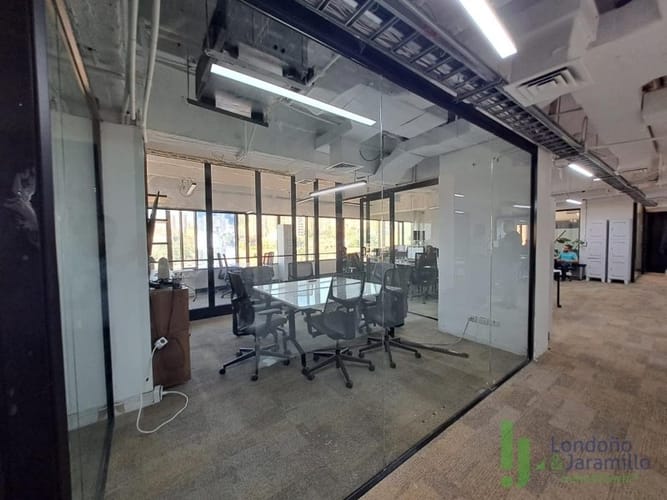 Oficina en venta en Astorga, Medellín, 608 m² · foto 12 de 13