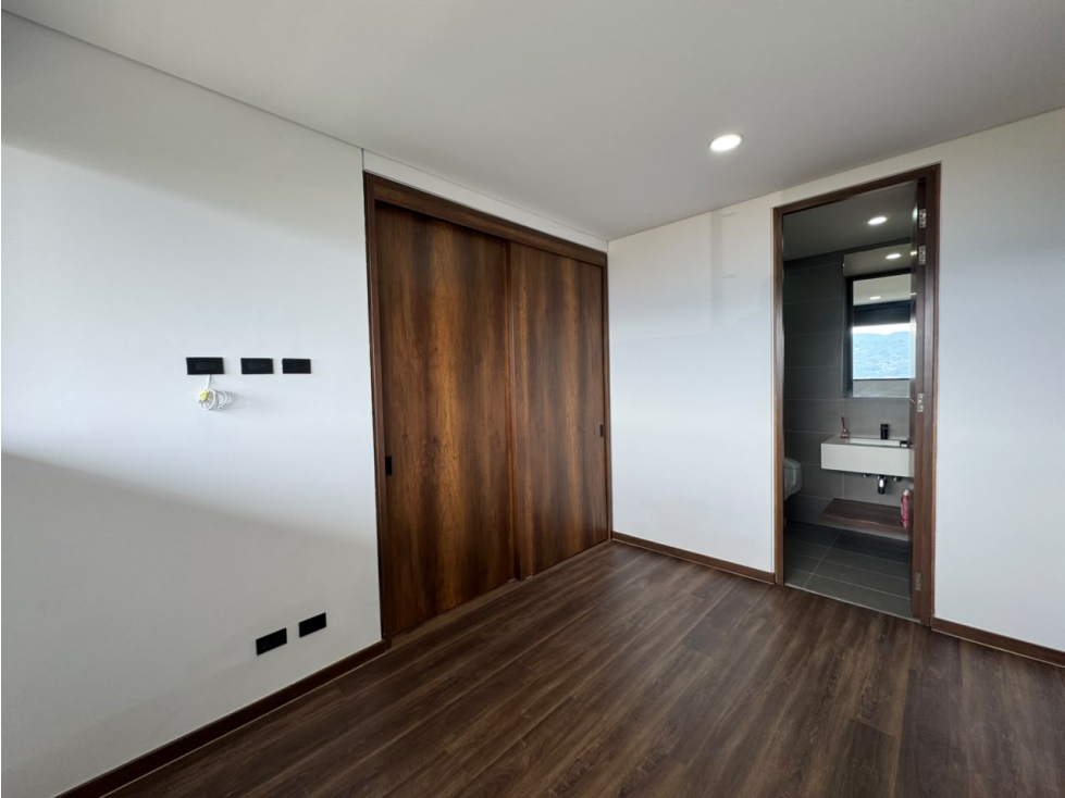 Apartamento en arriendo en El Poblado, Medellín · foto 11 de 19