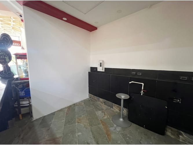 Local en arriendo en Unicentro Cali, Cali, 10 m² · foto 3 de 4