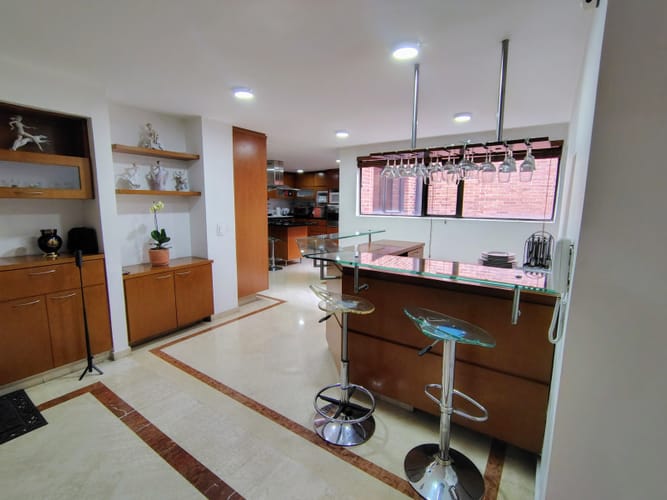 Apartamento de 5 alcobas en venta en Chicó Navarra, Bogotá, 325 m² · foto 7 de 18