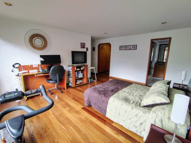 Apartamento de 5 alcobas en venta en Chicó Navarra, Bogotá, 325 m² · foto 13 de 18