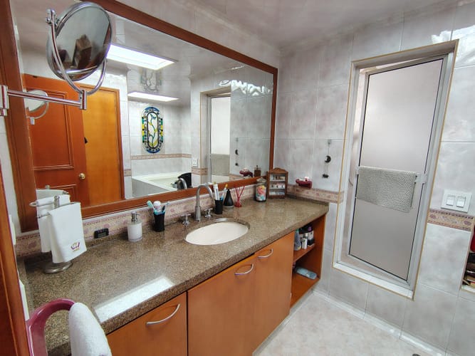 Apartamento de 5 alcobas en venta en Chicó Navarra, Bogotá, 325 m² · foto 17 de 18
