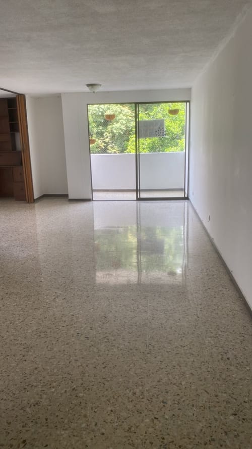 Apartamento de 2 alcobas en venta en Granada, Cali, 104 m² · foto 2 de 15