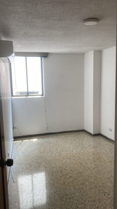 Apartamento de 2 alcobas en venta en Granada, Cali, 104 m² · foto 6 de 15