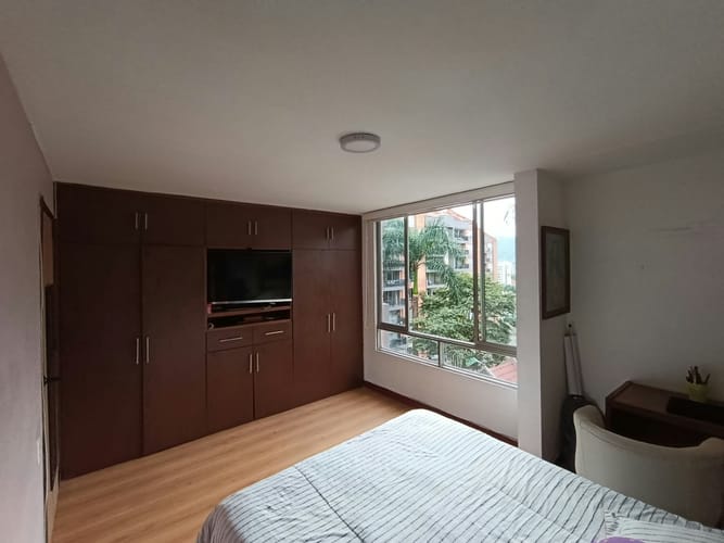 Apartamento de 3 alcobas en venta en El Poblado, Medellín, 100 m² · foto 4 de 10