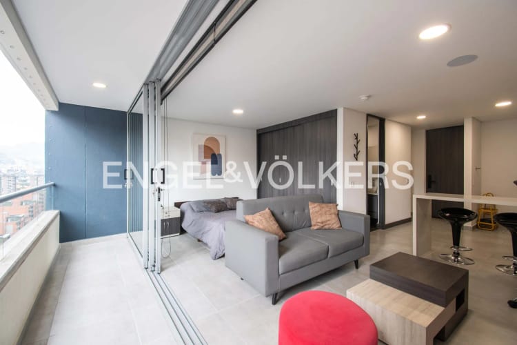 Apartamento de 1 alcoba en venta en El Poblado, Medellín, 42 m² · foto 2 de 17
