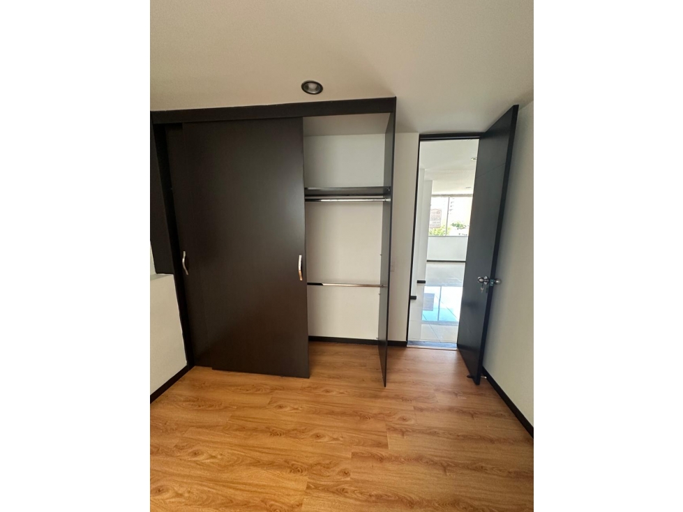 Apartamento en arriendo en El Portal, Envigado · foto 8 de 17