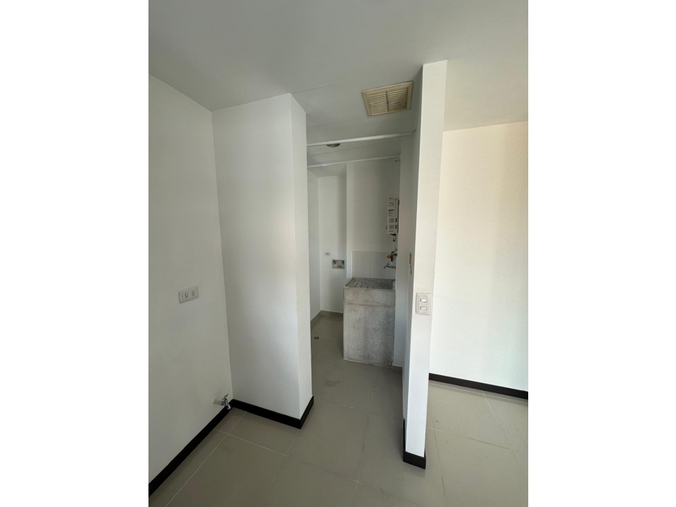 Apartamento en arriendo en El Portal, Envigado · foto 14 de 17