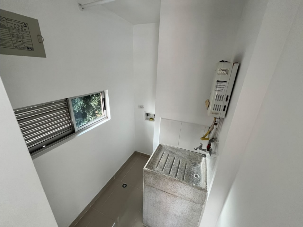 Apartamento en arriendo en El Portal, Envigado · foto 15 de 17