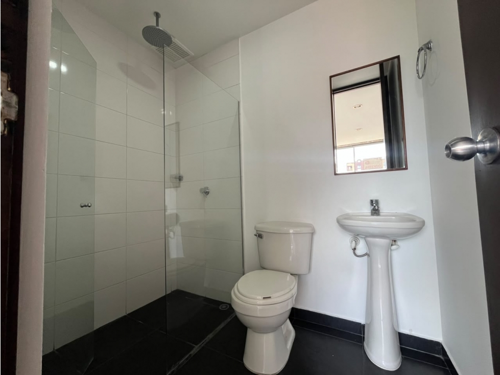 Apartamento en arriendo en El Portal, Envigado · foto 16 de 17