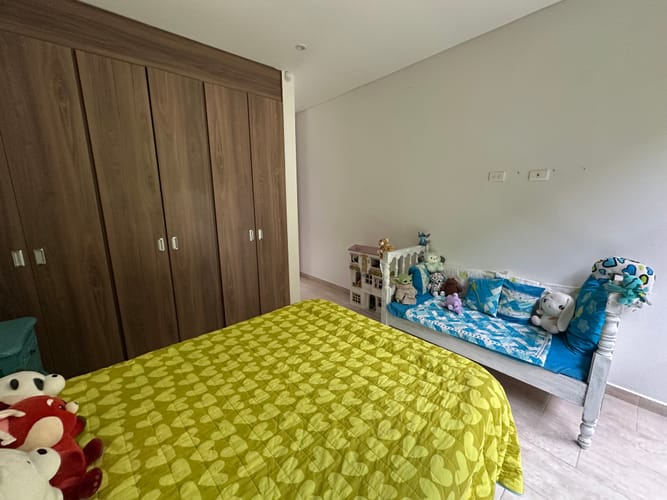 Casa de 3 alcobas en venta en Vía El Caimo, Armenia, 228 m² · foto 2 de 24
