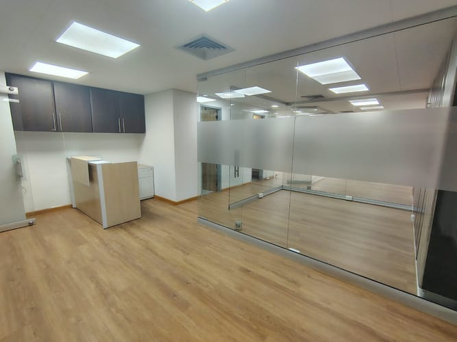 Oficina en arriendo en El Poblado, Medellín, 65 m² · foto 4 de 10