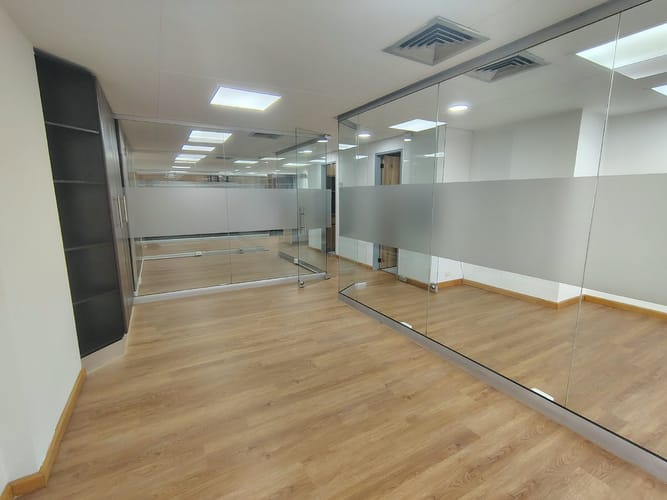Oficina en arriendo en El Poblado, Medellín, 65 m² · foto 8 de 10