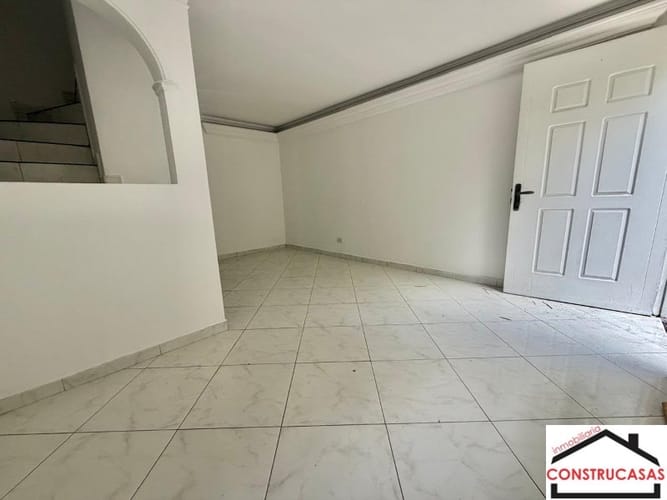 Casa de 2 alcobas en venta en Belén, Medellín, 75 m² · foto 2 de 13