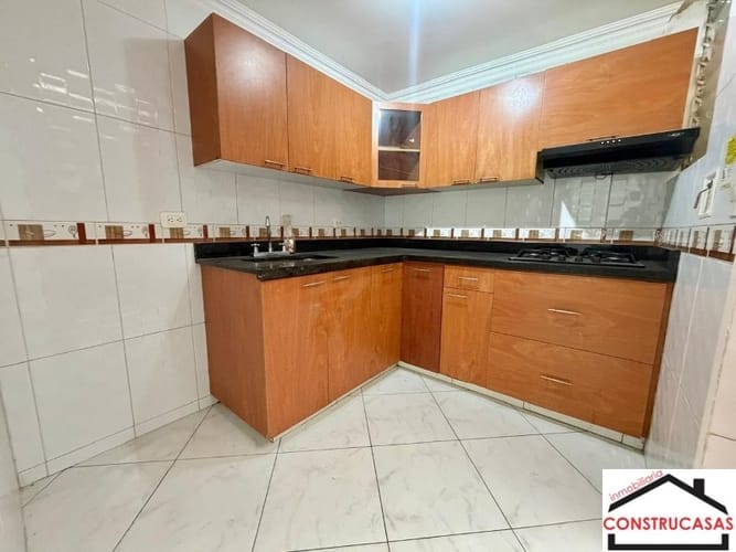 Casa de 2 alcobas en venta en Belén, Medellín, 75 m² · foto 3 de 13